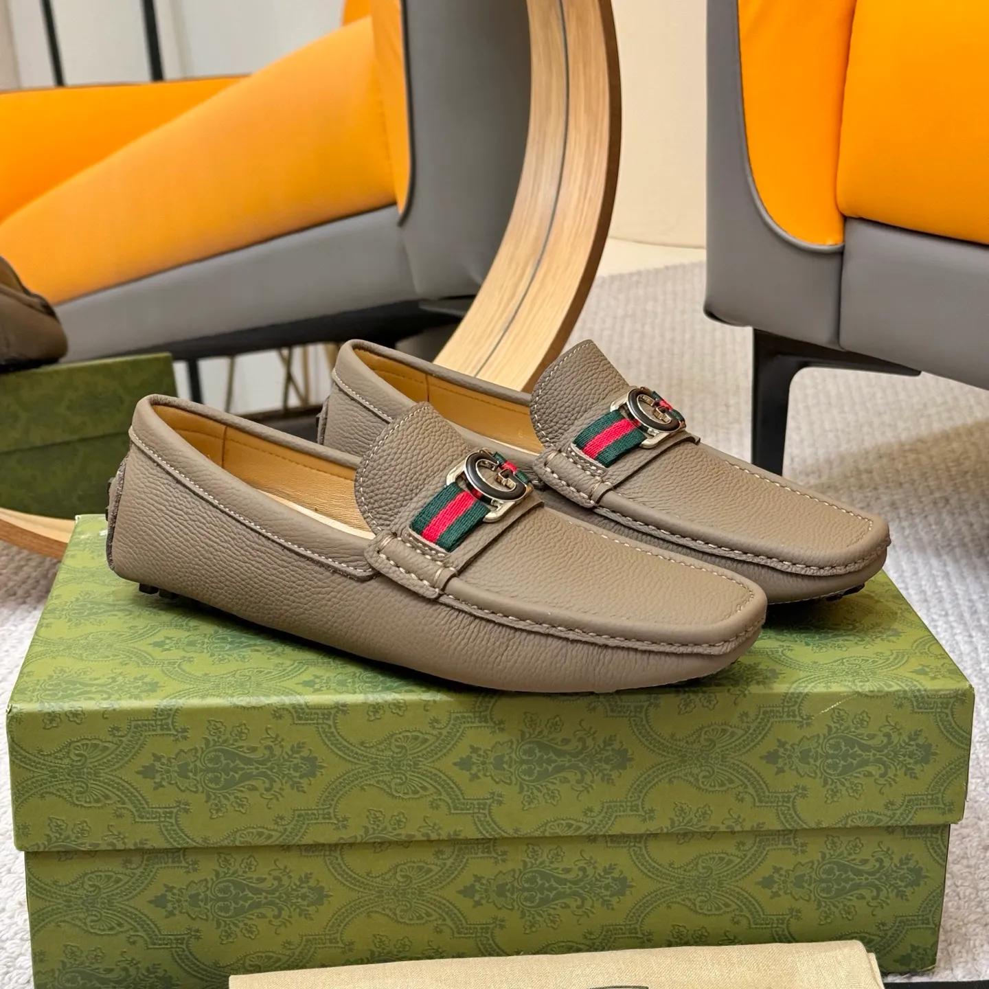 Men's shoes 💰420 (Yangli) Gucci* - the top version of Gucci classic beanie shoes! It is made of imported original cowhide and has a comfortable first layer of sheepskin lining! Original wear-resistant rubber outsole! High quality products! Size 38-46, with shoe dial, cloth bag, card